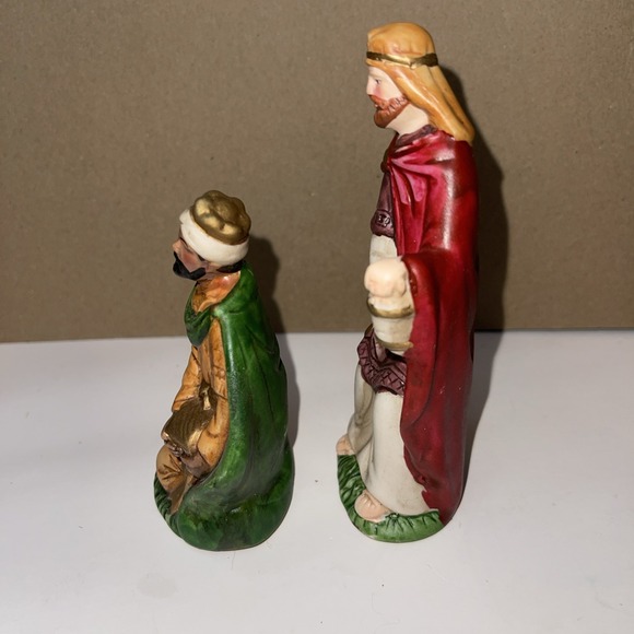 Vintage Christmas Nativity Porcelain Figurines 2 Wisemen 2 Wise Men Kings - Picture 5 of 9